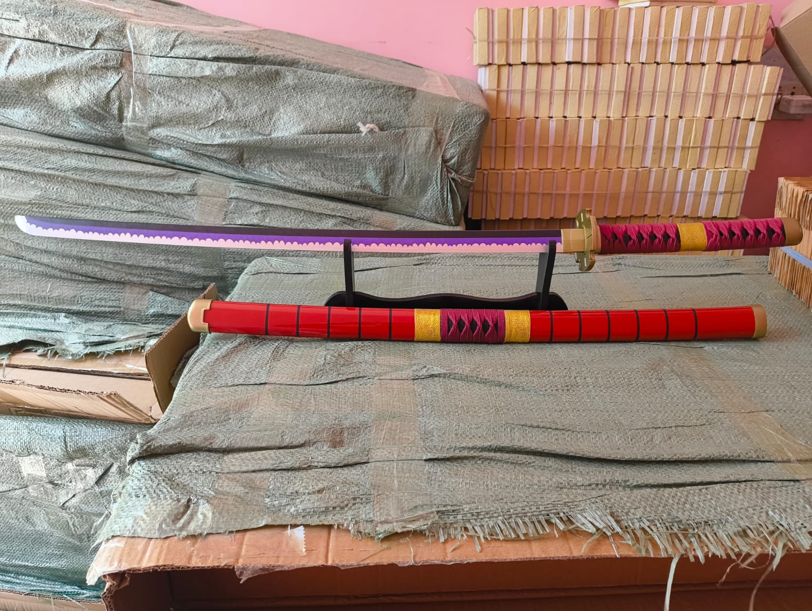 One Piece – Roronoa Zoro Sandai Kitetsu Katana (Wooden Replica – 104 cm)