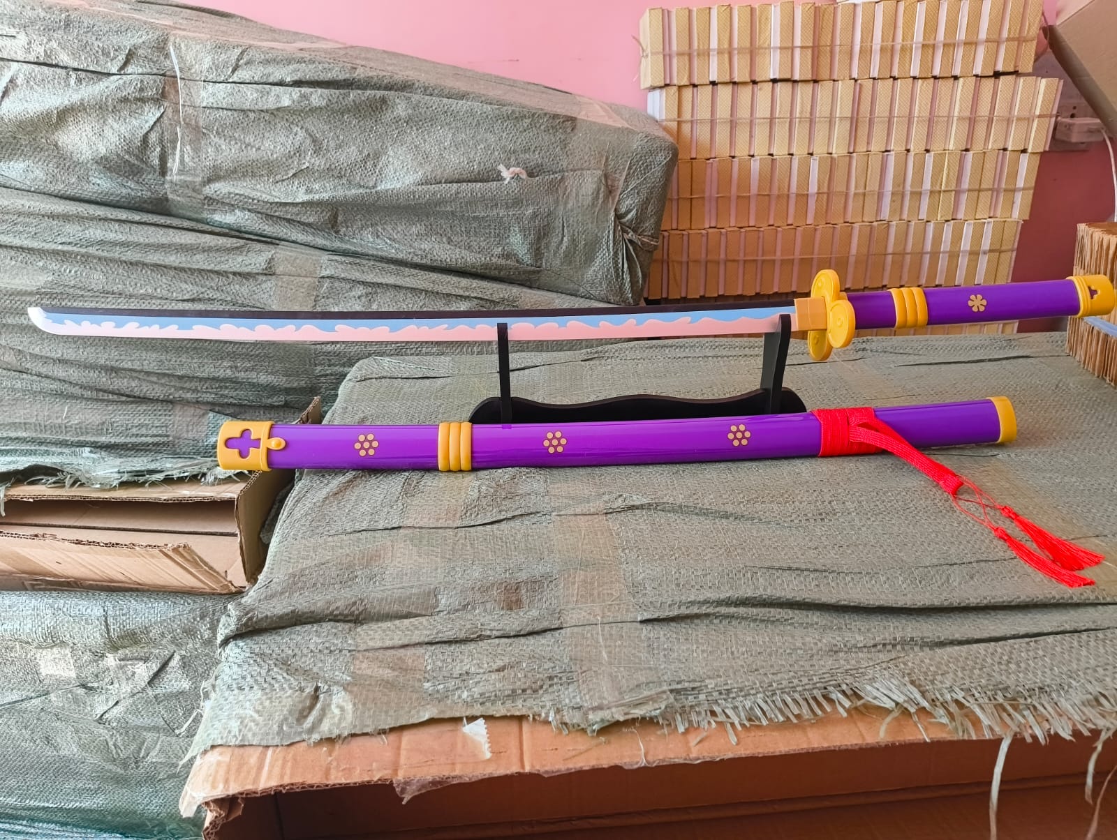 One Piece – Roronoa Zoro Enma Katana (Wooden Replica – 104 cm)