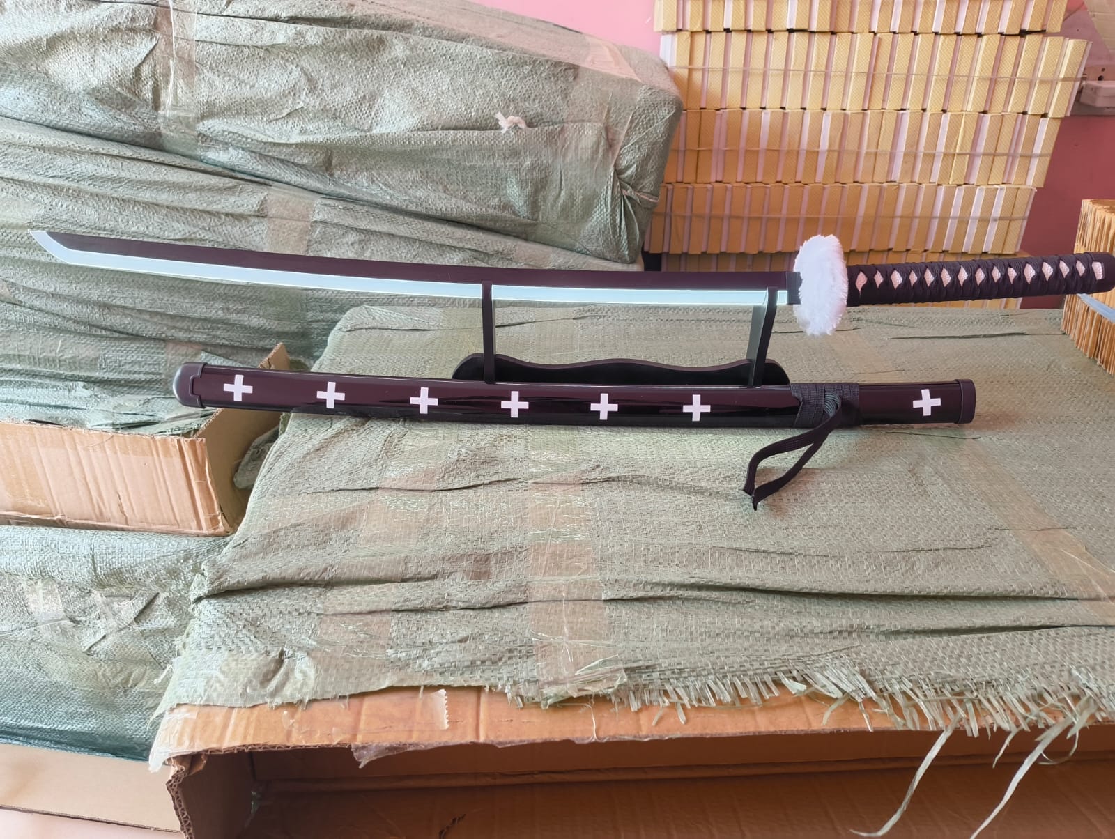One Piece – Trafalgar Law Kikoku Katana (Wooden Replica – 104 cm)