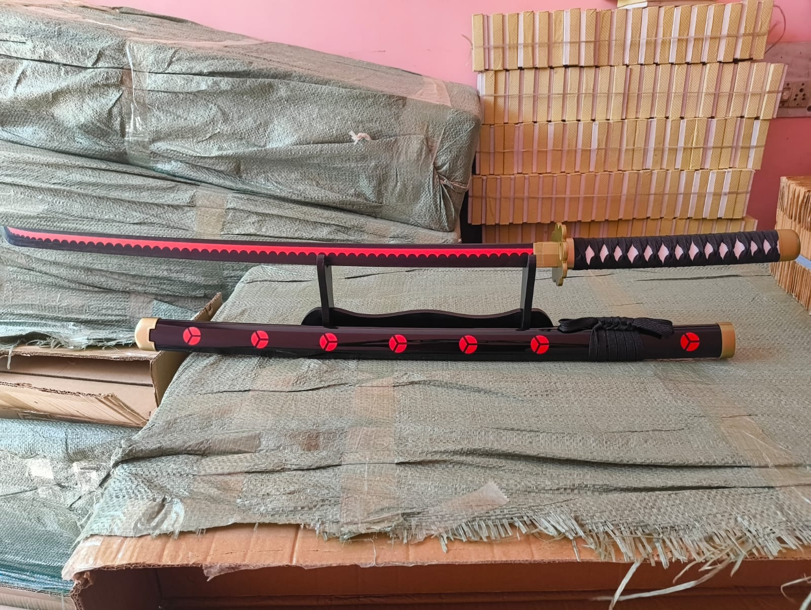 One Piece – Roronoa Zoro Shusui Katana (Wooden Replica – 104 cm)